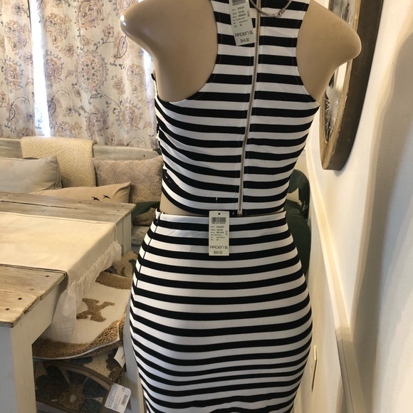 Gorgeous 2 piece set by Arden B mini skirt and top - Picture 2 of 8